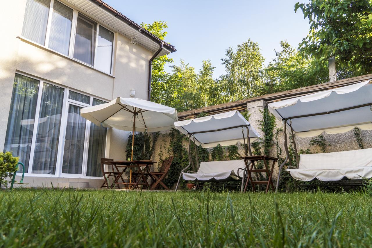 Guest House Butterfly Wing Одесса Экстерьер фото